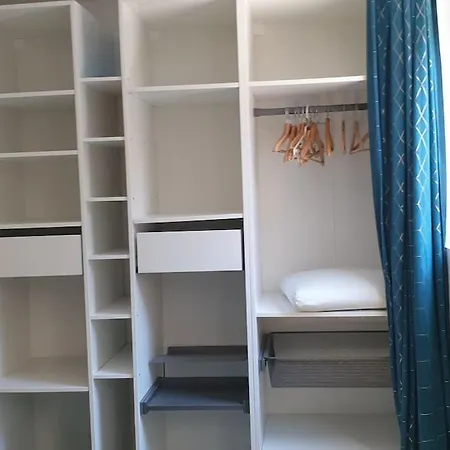 Petite En Bois *